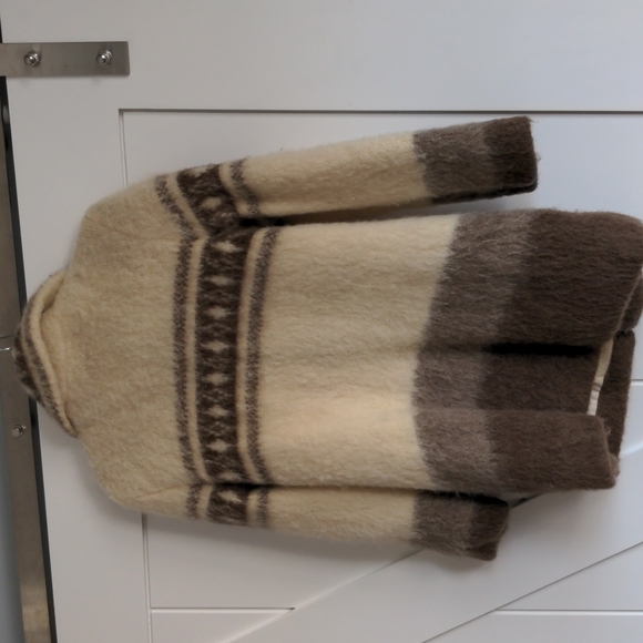 Vintage Women's Icelandic Wool Jacket - Picture 3 of 3